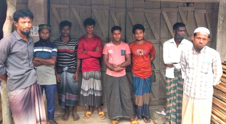 ক্যাম্প থেকে পালিয়ে বান্দরবানে শ্রমিক হিসেব কাজ করতেন ৮ রোহিঙ্গা